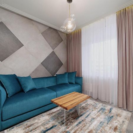 Wowell Apartments Odessa Extérieur photo